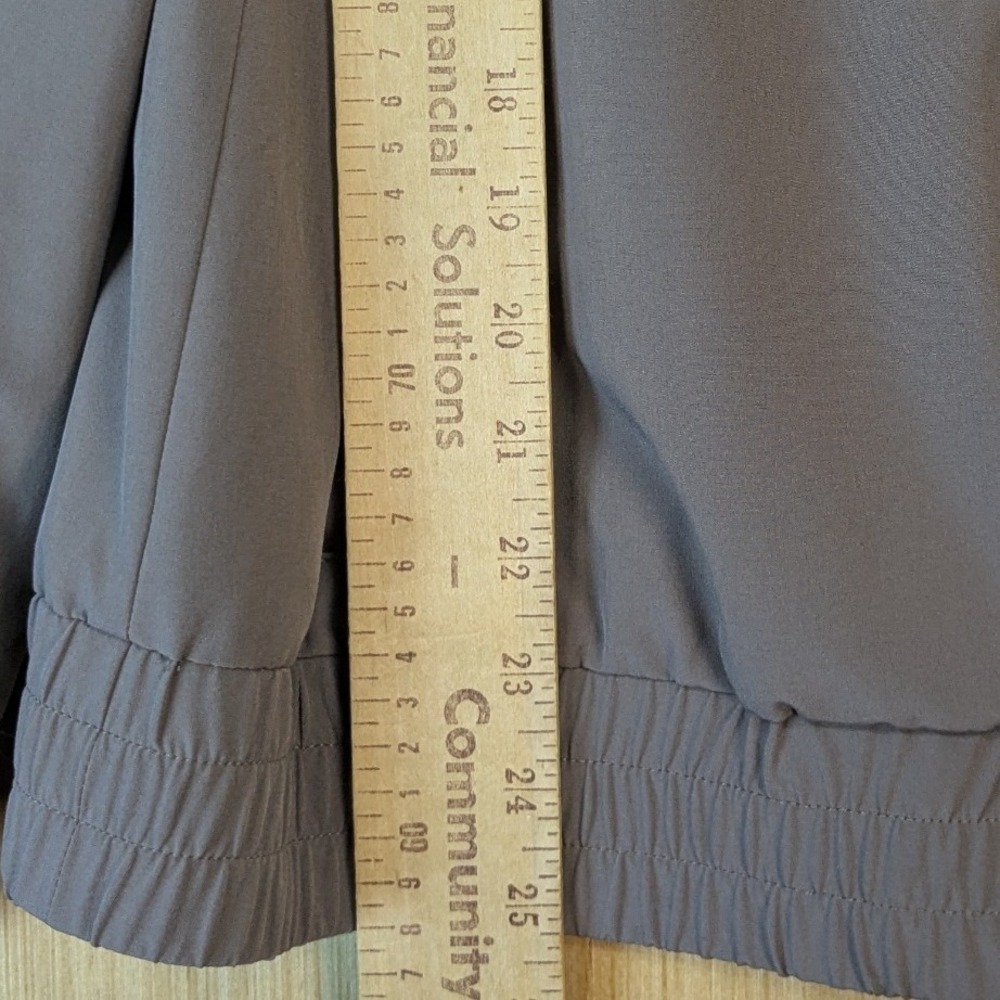 Chicos Zenergy Womens Athleisure Quiet Luxury Hoodie Jacket Medium Brown Neutral - Picture 8 of 9
